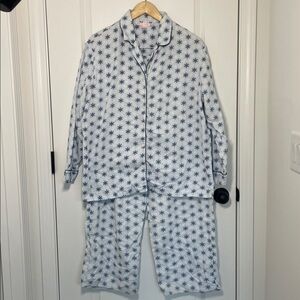 Victoria’s Secret Women’s Snowflake Flannel Pajama Set Blue L